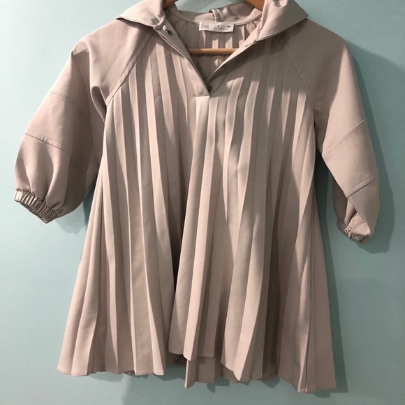 Zara | Size 6 | Kids Girl Cream Sporty Pleated Hoodie Dress - Picture 4 of 7